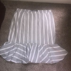 strip black and while skirt